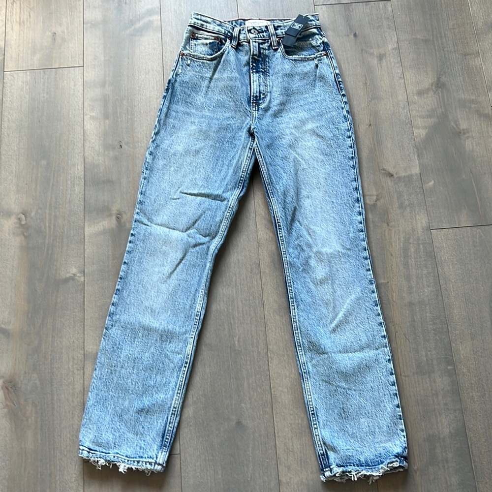 Brand New Abercrombie and Fitch Ultra High Rise 90’s Straight Jeans